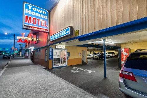Eureka Town House Motel - Historic Old Town image 7